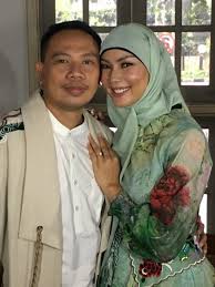 Kalina oktarani mengabarkan batal menikah dengan vicky prasetyo, bunda. Kalina Unggah Video Vicky Prasetyo Sama Wanita Lain Sebelum Umumkan Batal Nikah Kumparan Com