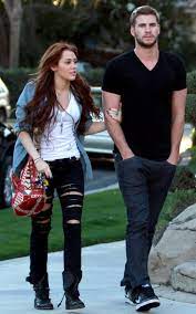 Miley cyrus and liam hemsworth's relationship will probably live in fans' hearts forever, whether we like it or not—after all, they dated off and on for a decade and eventually got married before calling it quits for good last year. Love Her Outfit Love Her Miley Cyrus Boyfriend Miley Cyrus Style Old Miley Cyrus