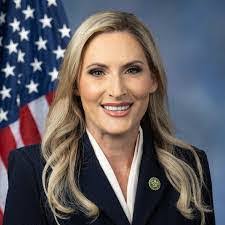 Karen Sproles's Instagram, Twitter & Facebook