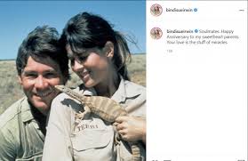 Daughter of steve irwin who is better known as the crocodile hunter, bindi irwin is married to her. Bindi Irwin Praises Parents Romance The Stuff Of Miracles Entertainment Insidenova Com
