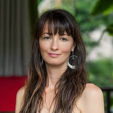 Robyn Lynn's Instagram, Twitter & Facebook