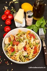 Salata Italiana De Paste Tricolore Cu Pui Healthy Recipes Spaghetti Recipes Food