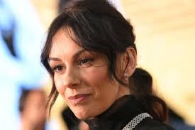 Jana Hart's Instagram, Twitter & Facebook