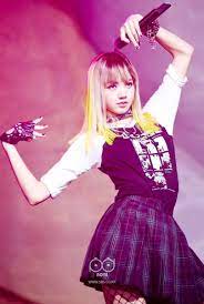🎸 durante la presentación de stay, jennie toma el celular de un blink y comenzó a grabar el momento para él. Resultado De Imagen Para Lisa Blackpink Lisa Hair Blackpink Lisa Black Pink