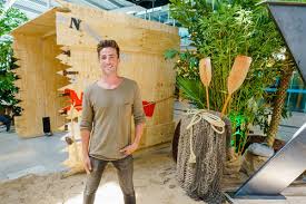 Hugo kennis vraagt om donaties voor verjaardag. Gespot Expeditie Robinson Winnaar Hugo Kennis Was In Tilburg Indebuurt Tilburg