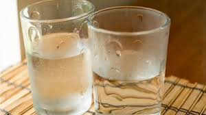 Ini karena air putih bersifat netral. Amal Minum Air Sejuk Atau Air Panas Mana Lebih Baik Akak Pesan