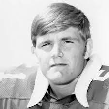 Lester Lyons's Instagram, Twitter & Facebook