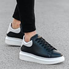 Maybe you would like to learn more about one of these? Men S Hype Sohle Gold Gekront Schwarze Sportschuhe Teilweise Weiss