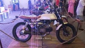 Mumpung lagi ramai honda win, modif gaya scrambler gini oke juga. Classic Custom Honda Win 100 Tracker Youtube