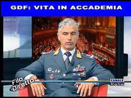 Il percorso didattico culmina con il conseguimento della laurea. Filo Diretto Guardia Di Finanza Vita In Accademia 28 07 2018 Youtube