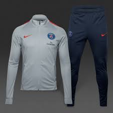 Mit vielen limitierten auflagen und exklusiven designs von adidas originals und nike. Nike Paris Saint Germain Dry Squad Trainingsanzug Herren Sportbekleidung Fanshop Grau Rot Pro Direct Soccer