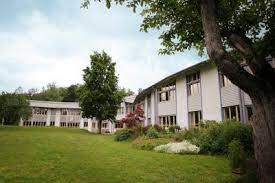 Die schule ist umgeben von gärten, feldern und wäldern. Berufsbegleitendes Seminar Fur Den Forderbereich