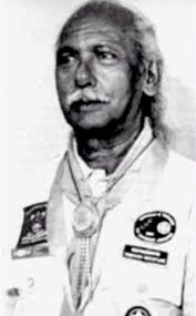 For history buffs I share with you an extract (1936-1983) from Bernard  Linley's TT Marathon story, an unpublished history of our local marathon.  Bernard was once TT record holder for the 400