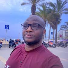 All the Adebayo's are talented We are all hyping all the Seven doors actors  but no one is talking about "Tope Adebayo" The director of Seven doors He  is the son of