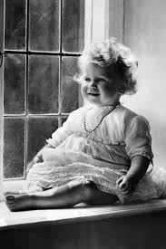 Queen Elizabeth Ii Baby Reine D Angleterre Famille Royale Angleterre Monarchie Britannique