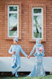 Terdapat juga songket yang ditenun khas untuk dijadikan perhiasan dinding atau ruang tamu. 40 Trend Terbaru Baju Pengantin Peplum Songket 2018 Lamaz Morradean