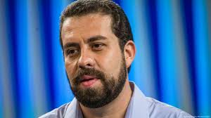 É hora de pôr interesses do país à frente dos individuais"