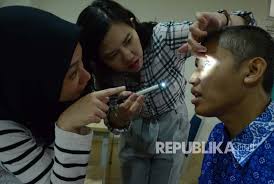 Meski begitu, tidak ada salahnya jika anda berkonsultasi dengan dokter. Penderita Miopia Diprediksi Meningkat Dua Kali Lipat Republika Online