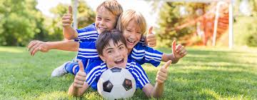 Los videojuegos son adoptados por los niños y sobre todo por los adolescentes para llenar un vacío. 10 Juegos Para Una Fiesta Infantil De Futbol Juegos Para Fiestas Infantiles Juegos Y Fiestas Guia Del Nino