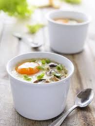 Oeufs Cocotte Au Micro Ondes Super Rapide Recette Recette Oeuf Cocotte Recettes De Cuisine Recette