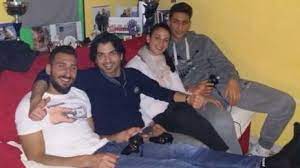 Starting off, gianluigi donnarumma was born on the 25th day of february 1999 at castellammare di stabia in italy. Milan Casa Donnarumma Due Giganti Le Lasagne E