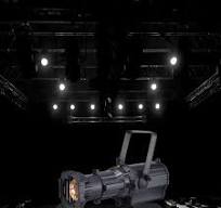 LED-Studio-Theaterlicht 300w RGBW 4in1 Zoom LED-Profil ...