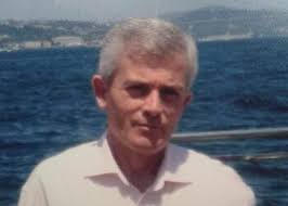 Yaşlı Kaşlı Adam