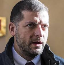 Il padre aveva parlato di lui nei suoi articoli e il messaggio di romano ha scatenato una serie di commenti e messaggi di solidarietà su twitter. Kzdnwaok6yicem