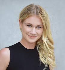 Sarah Pearson's Instagram, Twitter & Facebook