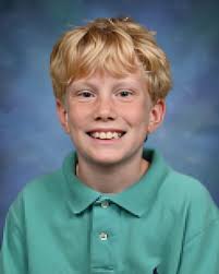 EOY ceremony with the littles! My last two in elementary 😭 Both excelled  in reading 📖 and writing ✍️ and being great friends 💙🩵 Now