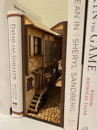 Italian Alleyway Book Nook And Book Shelf Insert Etsy In 2020 Book Nooks Bookends Bookshelf Art