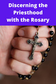 How long do you pray the rosary when someone dies? What Is A Catholic Rosary When Someone Dies