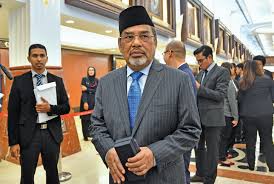 Dalam surat pelantikan tersebut, presiden umno, datuk seri ahmad zahid hamidi berkata. Nizam S Suspension Due To Insubordination