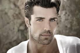 Un taglio che non passa mai di moda. Capelli Corti Uomo Tutte Le Idee Per Pettinarli Alla Moda