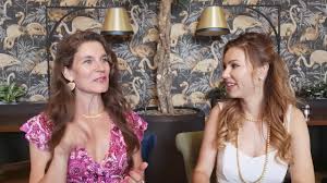 De kérőkből ezt követően is akadt jó néhány, az eljegyzésekről pedig a story magazin nak mesélt. Csosz Bogi Elarulta Mennyi Ido Utan Engedte Be Az Agyaba A Ferjet Blikk