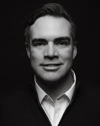 Honored to capture my friend and art collector, Carl Bedell, in this  portrait—the first commission of 2024. 📸✨ I met Carl years ago in  Washington, D.C. He has created an inspiring artist