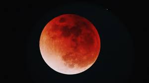 Gerhana bulan penumbra terjadi saat bulan berada di daerah penumbra bumi. Momen Langka 190 Tahun Gerhana Bulan Total Bersamaan Hari Raya Waisak