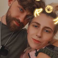 Is there anyone that can do a cushion with a few items of my daughter's  clothing that she has grown out of please?