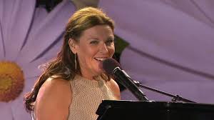 Lotta på liseberg är ett direktsänt underhållningsprogram som sänds från stora. Lotta Engberg Medley Lotta Pa Liseberg Tv4 Youtube