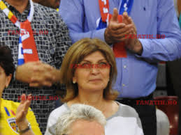 Simona halep is professional tennis playerr form romania. Doar PÄƒrinte SÄƒ Nu Fii Cum Au TrÄƒit Stere Si Tania Halep Dramatismul Primului Set Din Victoria Simonei Galerie Foto