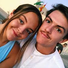 Hello everyone 😊 I'm signing up for next years bee keeping course and I'd  like to start getting some reading in over the next few months in  preparation. I've been recommended a