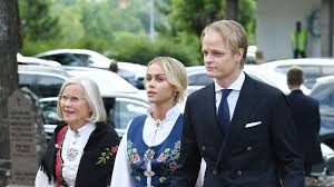 Check spelling or type a new query. Der Prinz Und Das Playboy Bunny Wessen Freundin Ist Sie Promiflash De