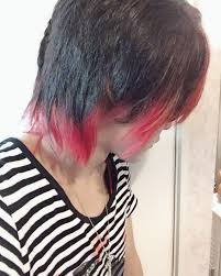 kentoさんはinstagramを利用しています 赤に染めた 今日出勤前にヘアメしてもらったらめっちゃヴィジュアル系ですねって言われたw 毛先赤 赤髪 派手髪 美容院 美容室 マニパニ マニパニ赤 ヴィジュアル系 v系 ギャ男 派手髪 ヘアメ ヴィジュアル系