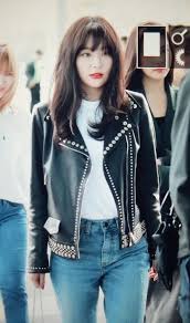 Pin By Ccosmo On Seulgi Red Velved Red Velvet Seulgi Fashion Red Velvet