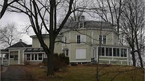 Unique framing design allows you to divide the living space any way you choose: Marlboro S Dubois Sarles Octagon House A Tribute To Unique Design