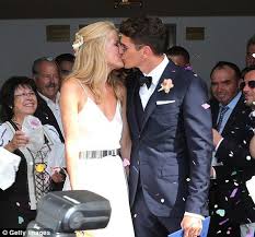 Acf Fiorentina Player Mario Gomez Marries Model Carina Wanzung Mario Gomez Model Married