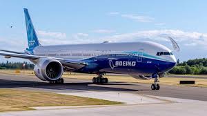 Um mit der großen spannweite der boeing 777x von 71,80 metern am boden umgehen zu können, können die flügelspitzen auf jeder seite hochgeklappt werden. Boeing 777 9x Was Ist An Dem Neuen Langstreckenflugzeug Alles Neu Frankfurtflyer De