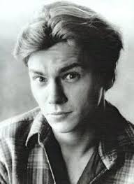 34 nostalgia and river phoenix ideas to save today