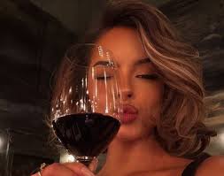 Ku të gjeni filtrin portokalli që ju ka pushtuar Instagramin