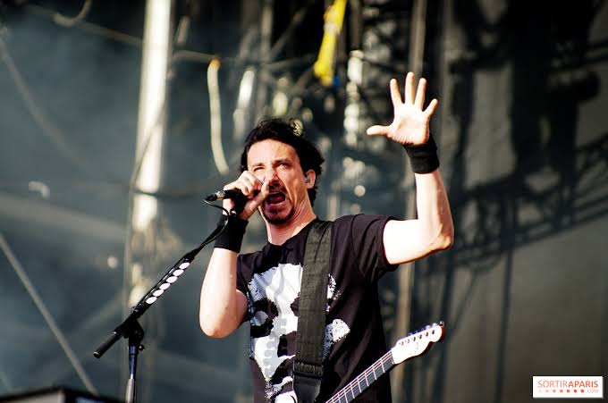 Gojira: Джо Дюплантье получил травму руки, кто такой Грег Кубацки, который будет играть на гитаре во время французского турне? - Sortiraparis.com
